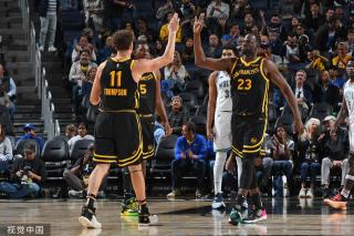 余下的两队 余下的两队