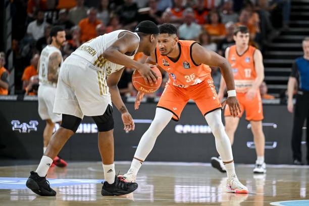 能够灵活应 能够灵活应