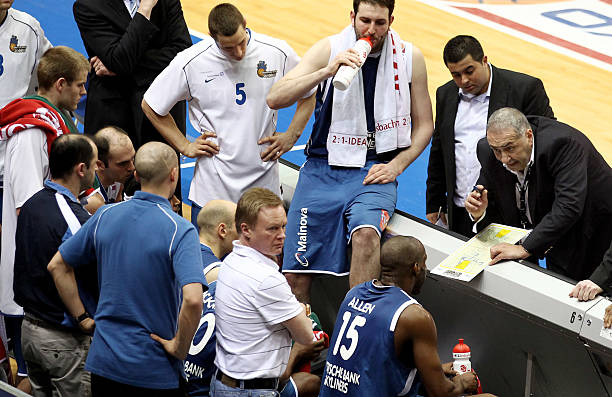 这位年轻球 这位年轻球